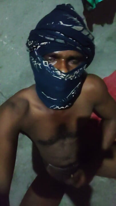 Land hilana or gadh me dhandh ghusana tel laga kar