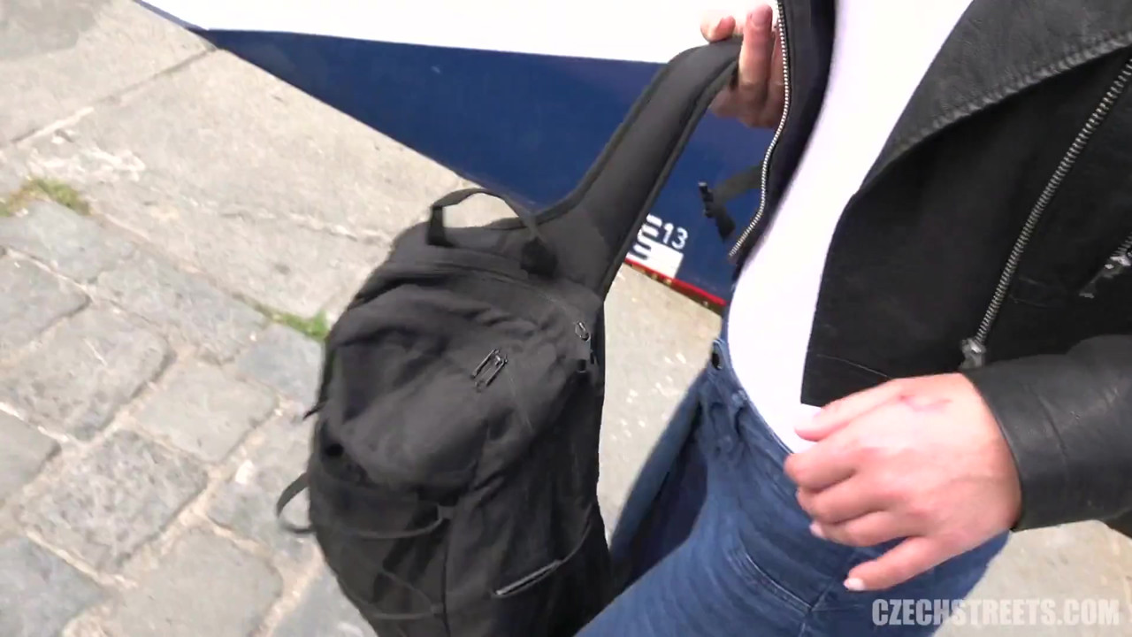 チェコの街 - 史上最もシャイな女の子