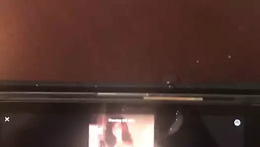 Sarışın kadının yüzüne boşalıyor