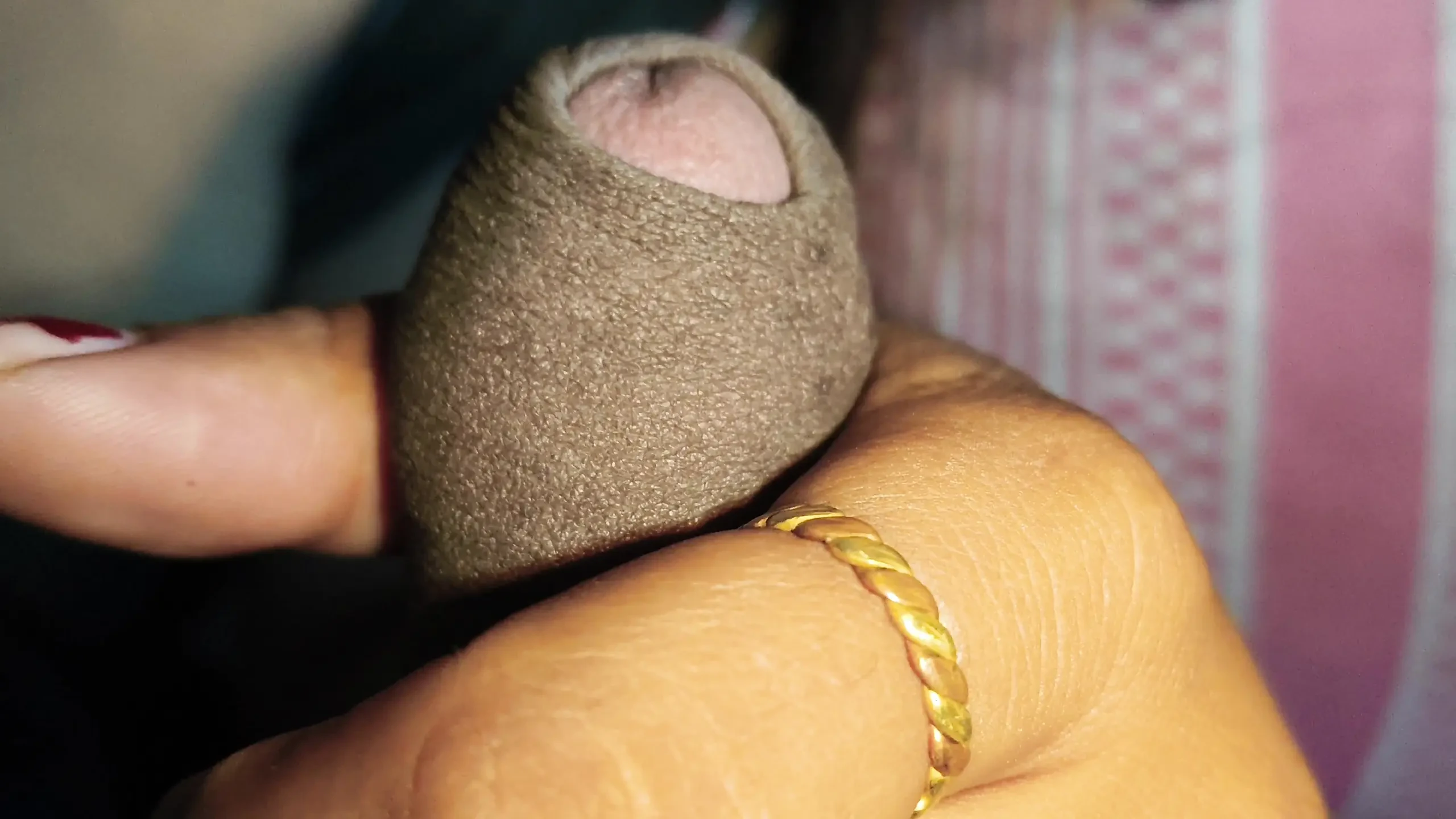 Indisk het sexig fru på gott humör för att ta kuk i munnen