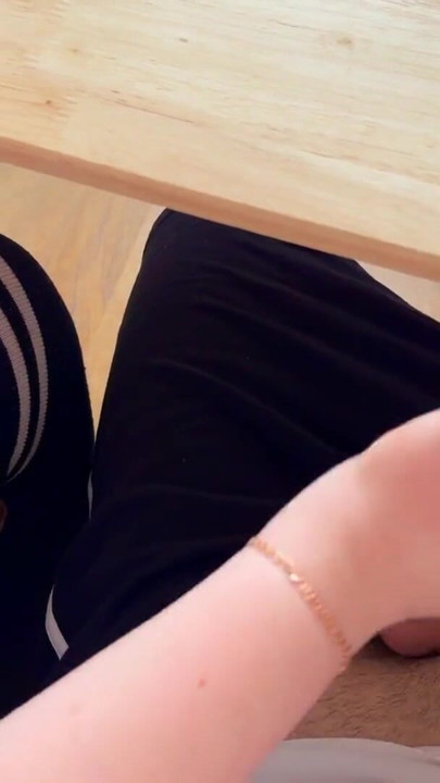 HIGH SCHOOLGIRL Handjob again in LITERATURE Class under the Table. | Clip 1