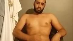 Hombre árabe cachondo en la cam