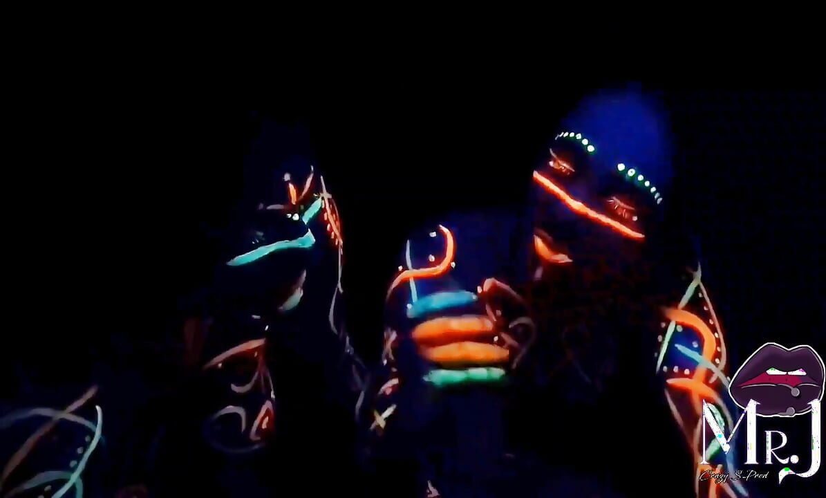 Sexo e pintura uv com Nyx &dmona