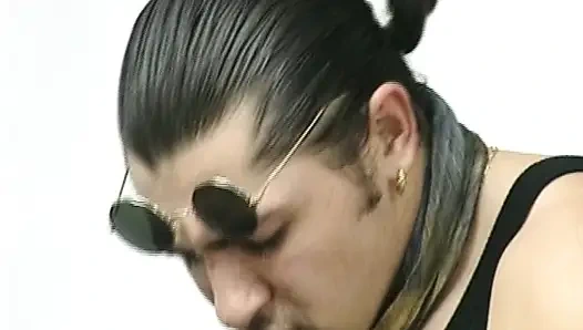 Attraktive deutsche MILF genießt analspiele und fick vor der gesichtsbesamung