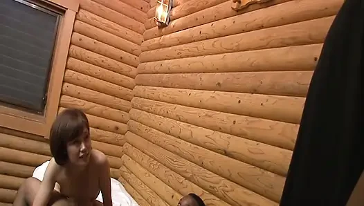A078G09 mengambil kelompok kulit hitam di perkemahan! Cewek sange ini penasaran banget sama kontol besar yang pertama kalinya dientot habis-habisan sama pacarnya!