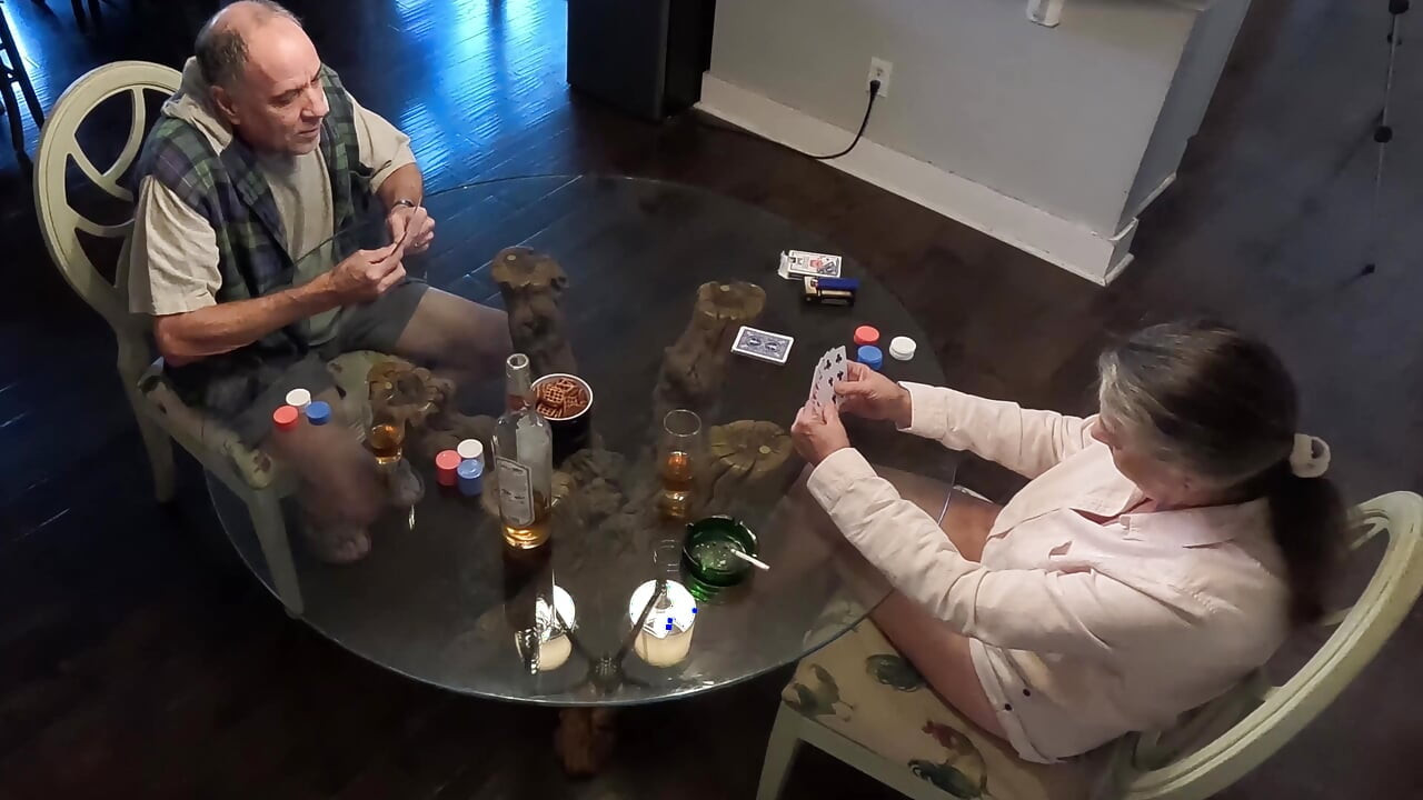 Amelies Strip Poker Part 1