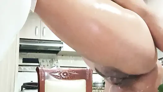 Memek beackfast daddylove si gadis hot ini dientot habis-habisan sampai dicrot di dalam di dapur