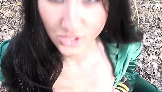 Schau mich in die augen, wenn du meinen schwanz lutschst!