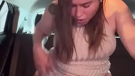 Красивая Блондинка С Большой Попой Занимается Сексом В Машине Незнакомца - Клоя Чудо