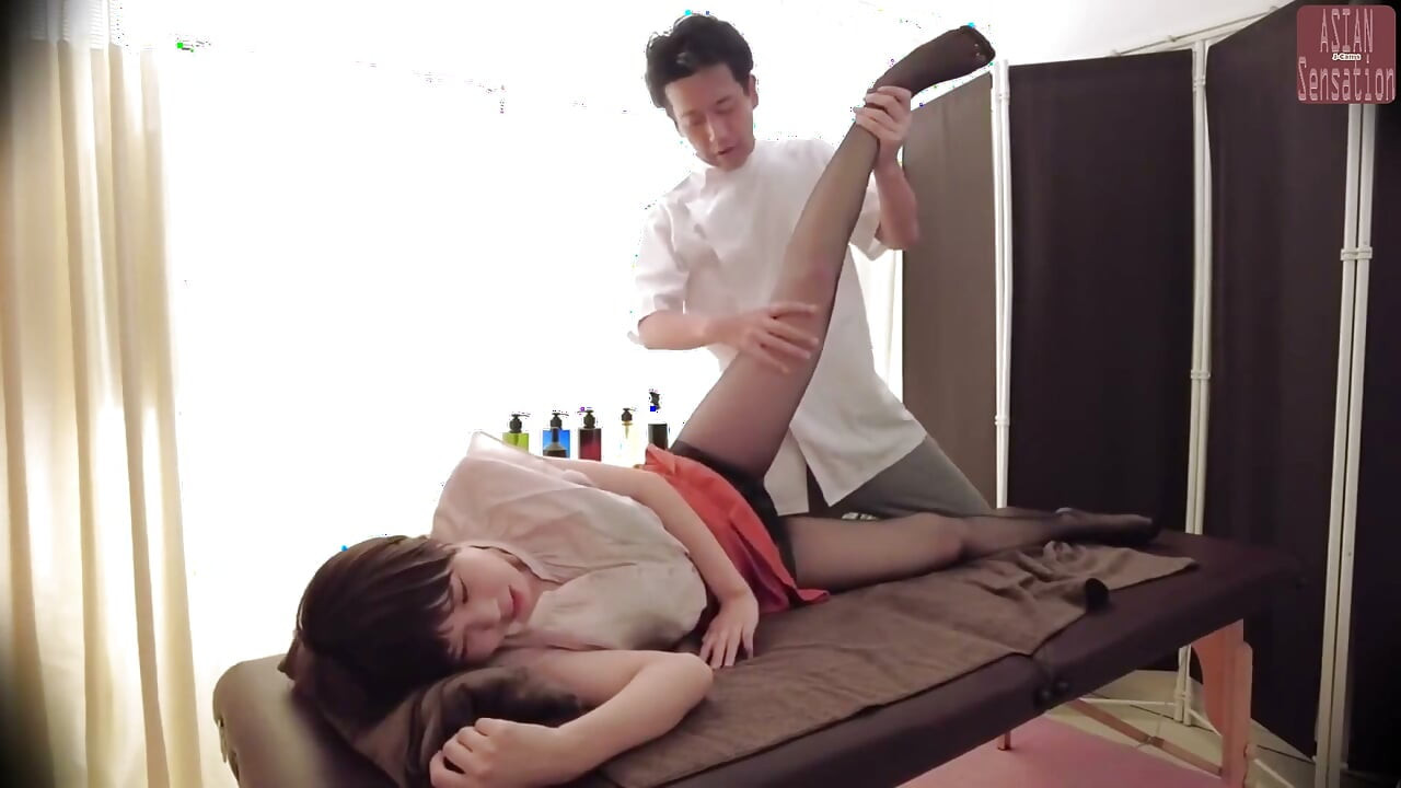 Relentless Pounding - She Is Already Climaxing but the Chiropractor Keeps Going Until Creampie - Part3