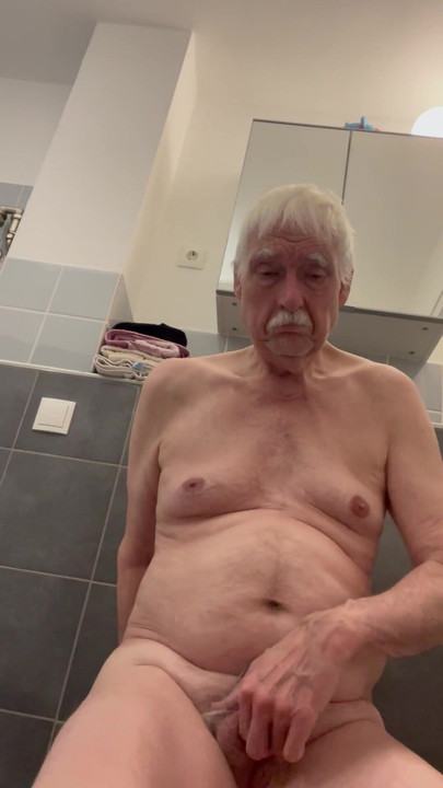 Opušteno uz igru s bradavicama | Isječak 1