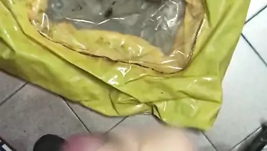 Inflatable Crib porn video – Cum on dirty inflatable mattress.MOV