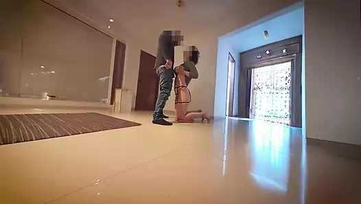 Seyahat eden koca, evli kadın sperm almak için komşularını arıyor.