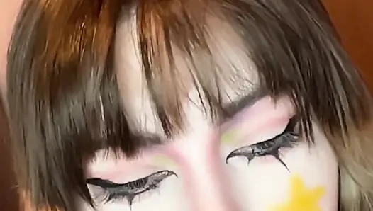 Wajah cewek ini orgasme galaksi