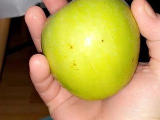 Encore une pomme
