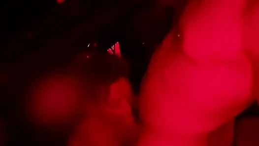 Komşuyla sikişiyor