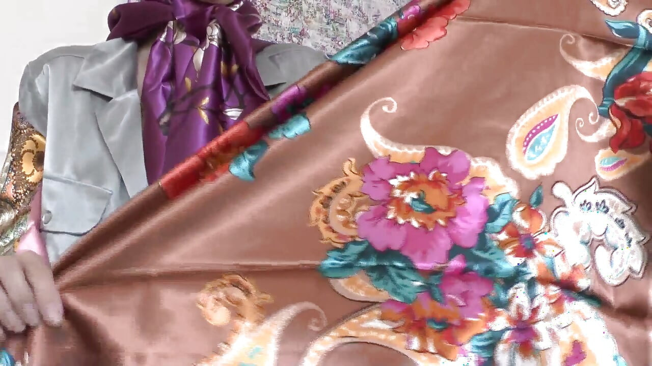 Stepaunt's New Satin Scarves Turn You on! Lady Victoria Valente