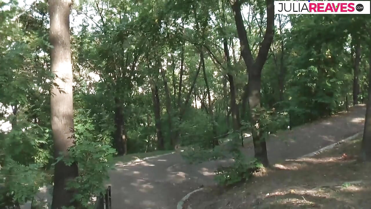 Gusi gelembung remaja berkongkek dalam kayu