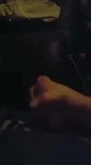 Sadece sikime bir darbe alıyorum. yardım etmek istiyorum