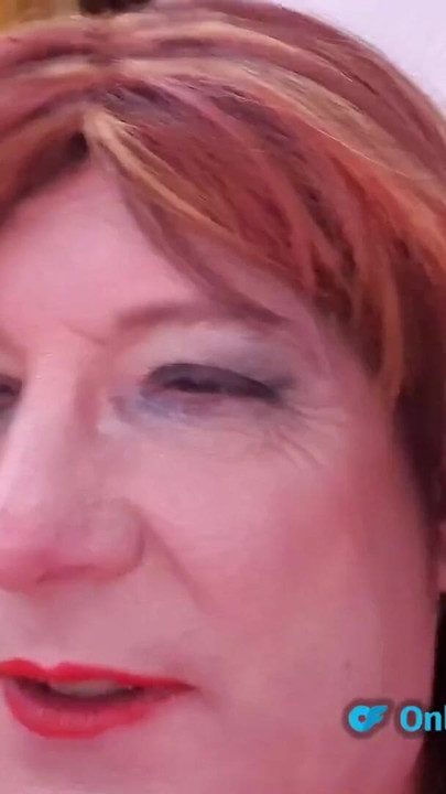 「素晴らしい巨根TGirl POV ThreeP Silf Fuck a MILF」の思い出に残る瞬間