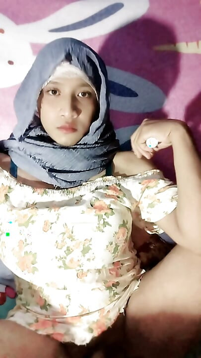 دختر زیبایی که می‌خواد با صورت قشنگش به خونه بره