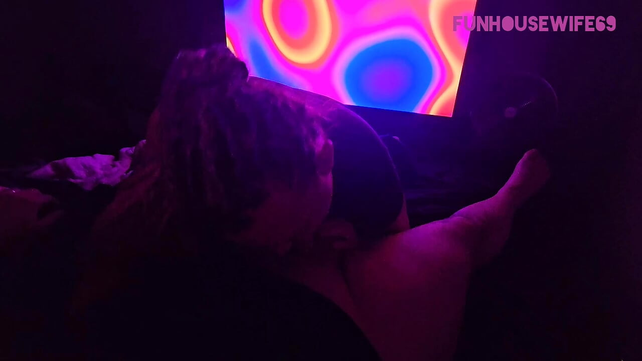 Sucking him off then ride reverse cowgirl till he fucks my face