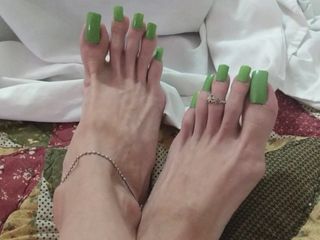 Moje zelené nehty na nohou
