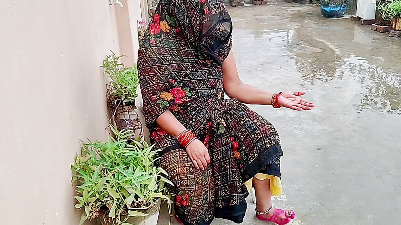 Bhabhi ki garden me chudai ki