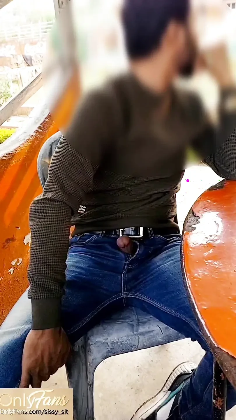 Hijabi Girl Outdoor Risky Oral Sex with Small Cock