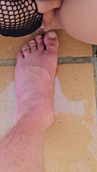 Cowok ini pengen pijat kaki, jadi aku ngasih dia pijat dengan caraku yang spesial! | Klip 2