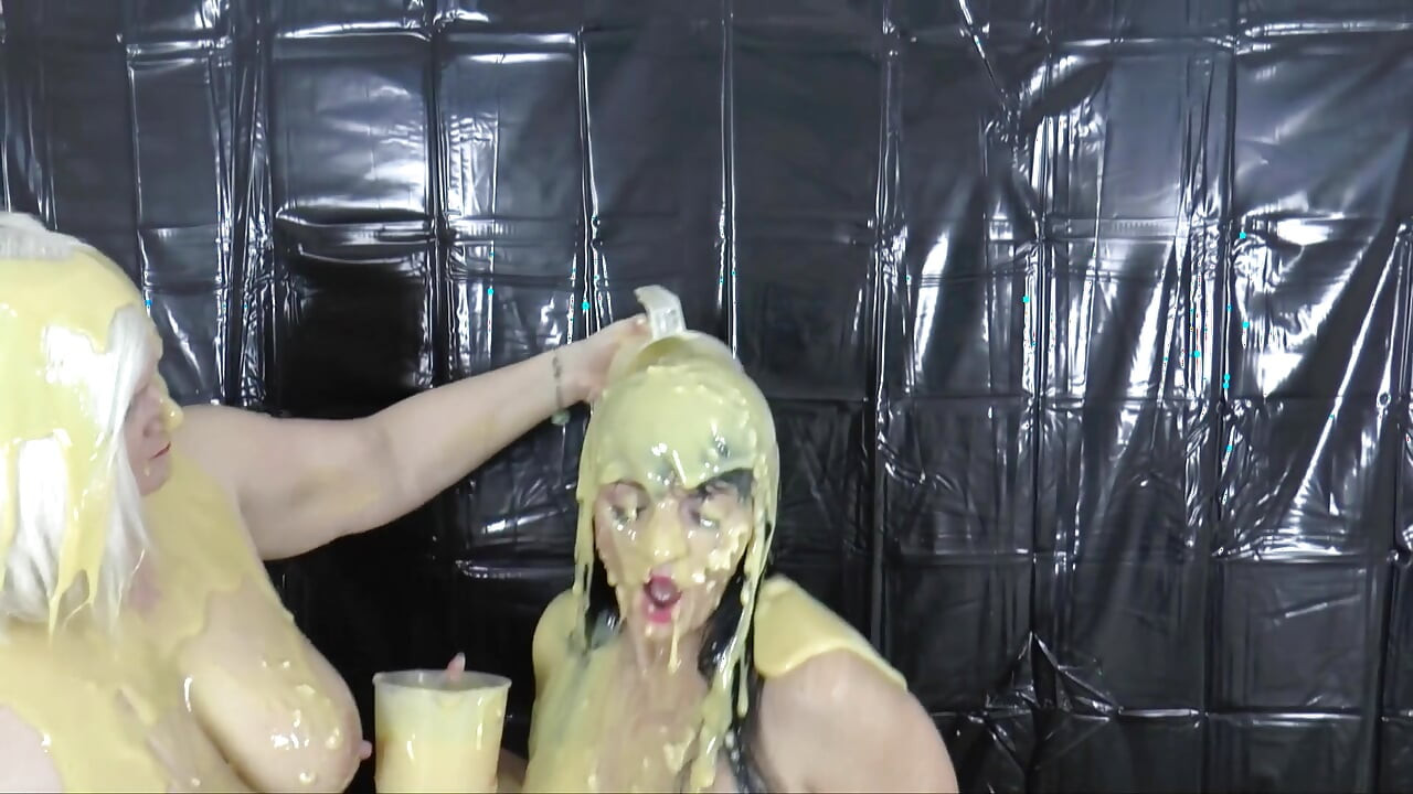 Lesbian sploshing tarts