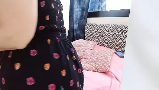 Leaked Video of Mature Woman Making Hot Phone Calls