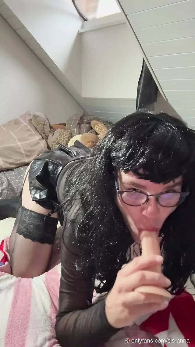 Deepthroat training with Sissy Anna