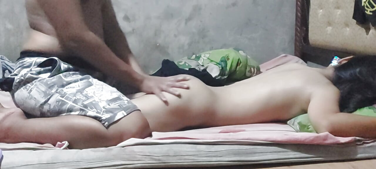 Pago para foder depois de massajar a minha cunhada
