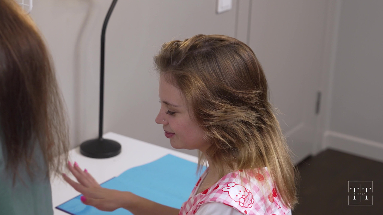 あなたはとても悪い女の子でした、ベラ!継父ティムはあなたを罰します