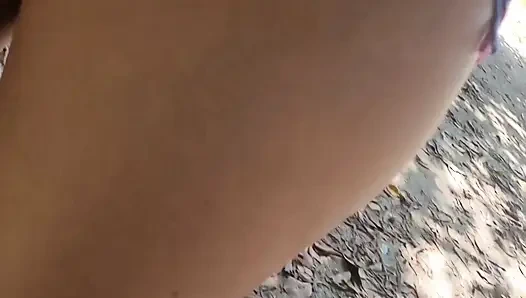 Exhibitionistische ehefrau mit cameltoe