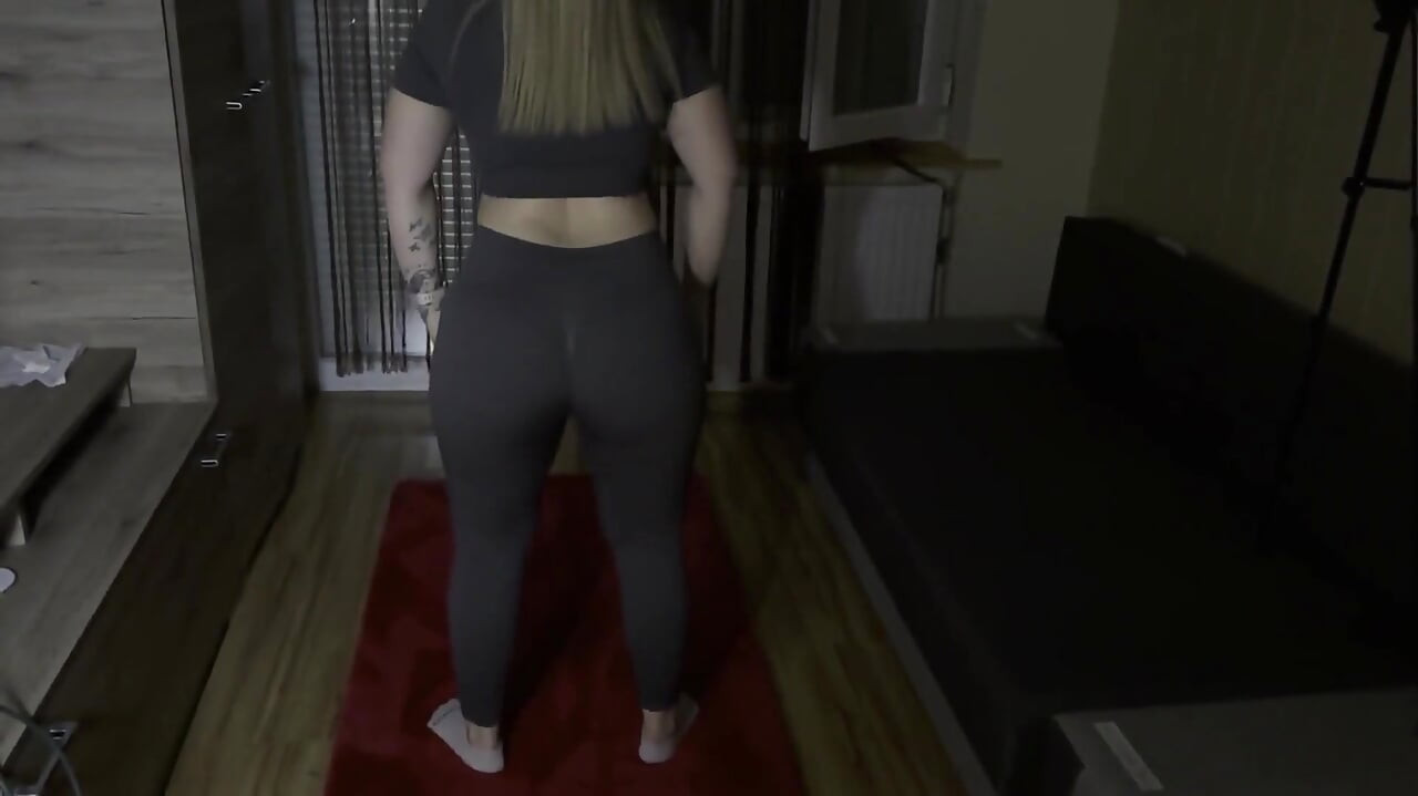 I Caught My Stepsister in the Middle of Training and Cum Ass