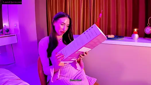 Kejutan Valentine adalah hadiahnya untukku, aku muncrat untuknya dan bikin dia crot dua kali