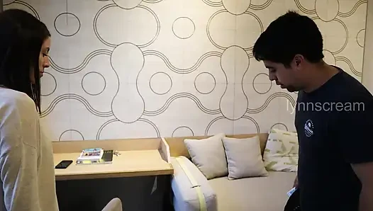 Позвони соседу, чтобы она приехала. Моего мужа здесь нет.