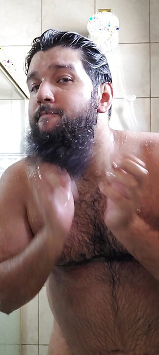 King gainer in shower