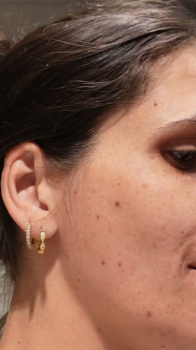 Pakistani Mina Javed - in the Locker Room Until the Happy Ending