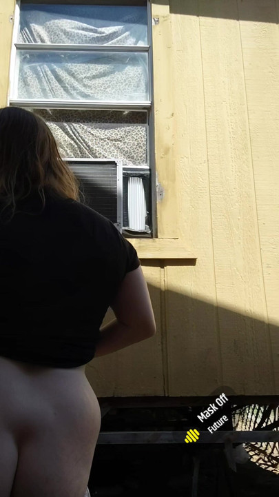 Скрытая роза соблазняет и, пожалуйста