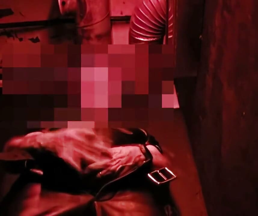 Fuerte corrida después de cruising el cuarto oscuro