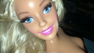 Éjaculation sur Barbie 14