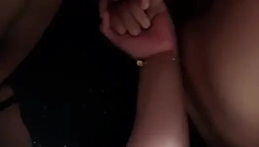 Eine marokkanische prostituierte wird von einem tunesischen mann mit einem großen schwanz in einem hotel gefickt