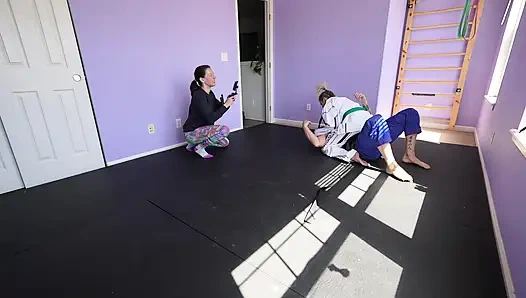 Pegulat seks bts lora cross v andy savage