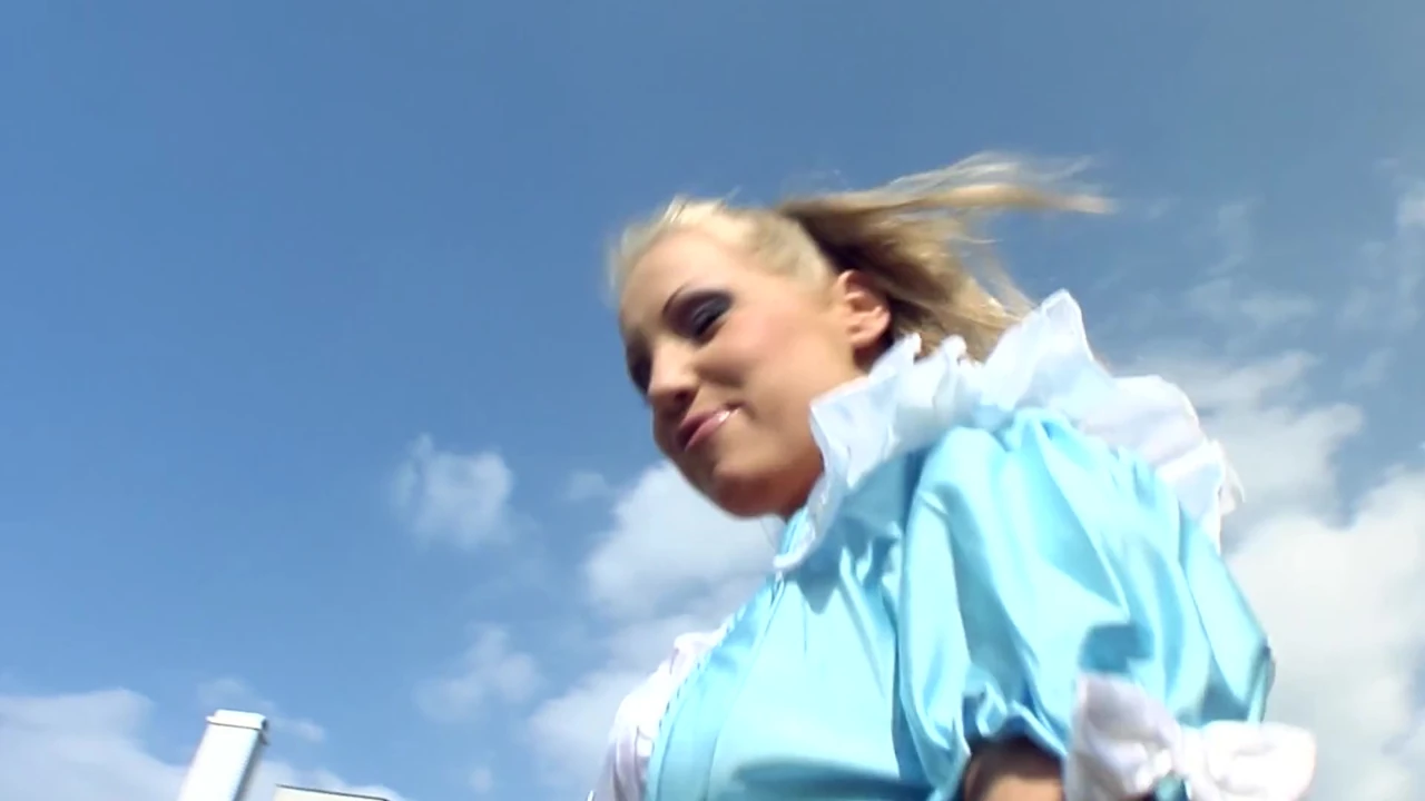 Gym Slut Fucked Hard on Bench Press POV