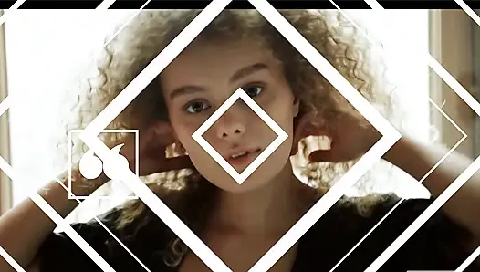 Красивая татуированная латина с чудовищной попкой раком! Такая мясистая!