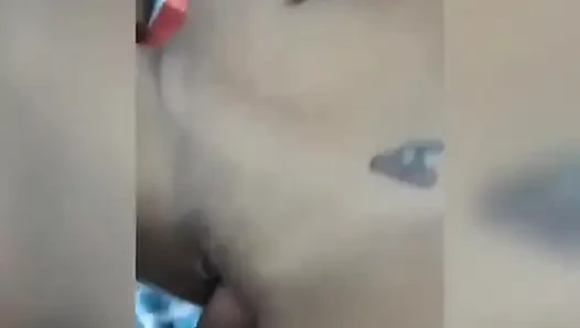 Kamu mau ngentot cewek rambut cokelat ini dengan toket besar united?