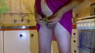 Masturbare cu fructe kiwi
